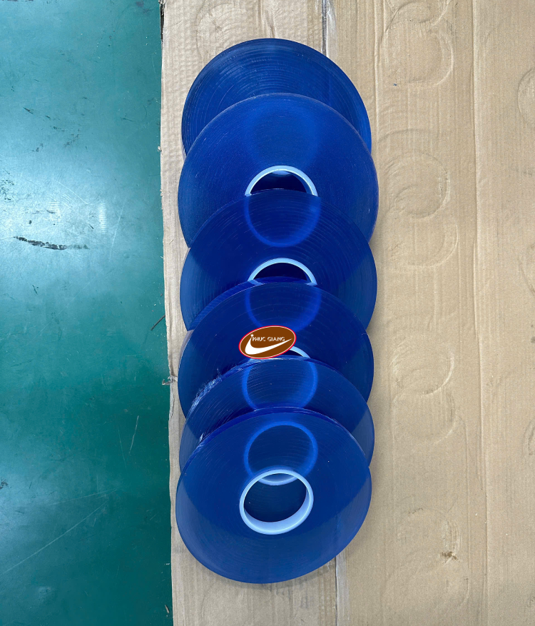 màng PVC xanh đã cắt theo kích thước yêu cầu