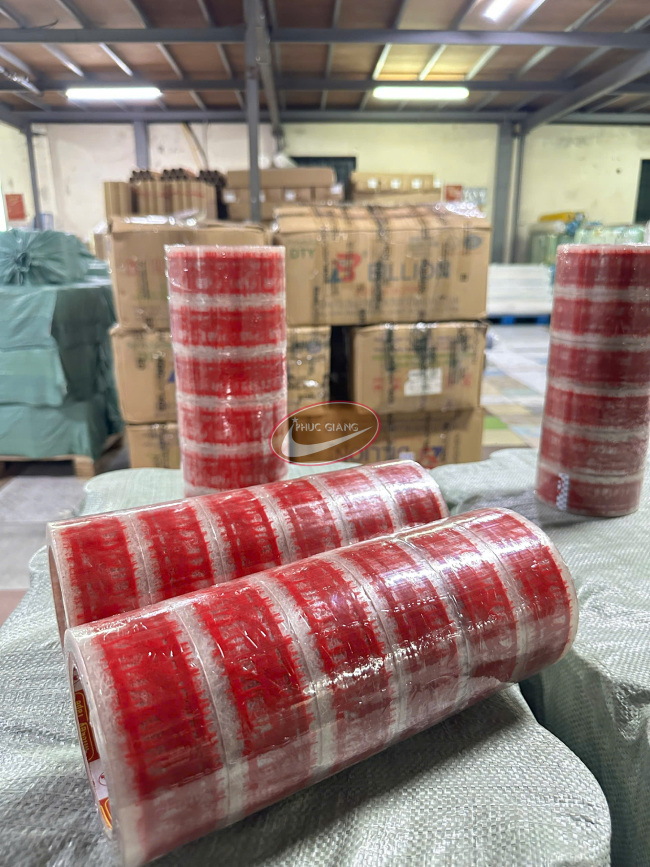băng dính in chữ, logo tại kho xưởng của Phúc Giang JSC