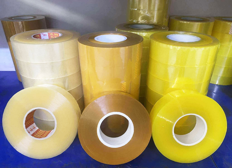 So sánh băng dính đục và băng dính trong So sánh băng dính đục và băng dính trong